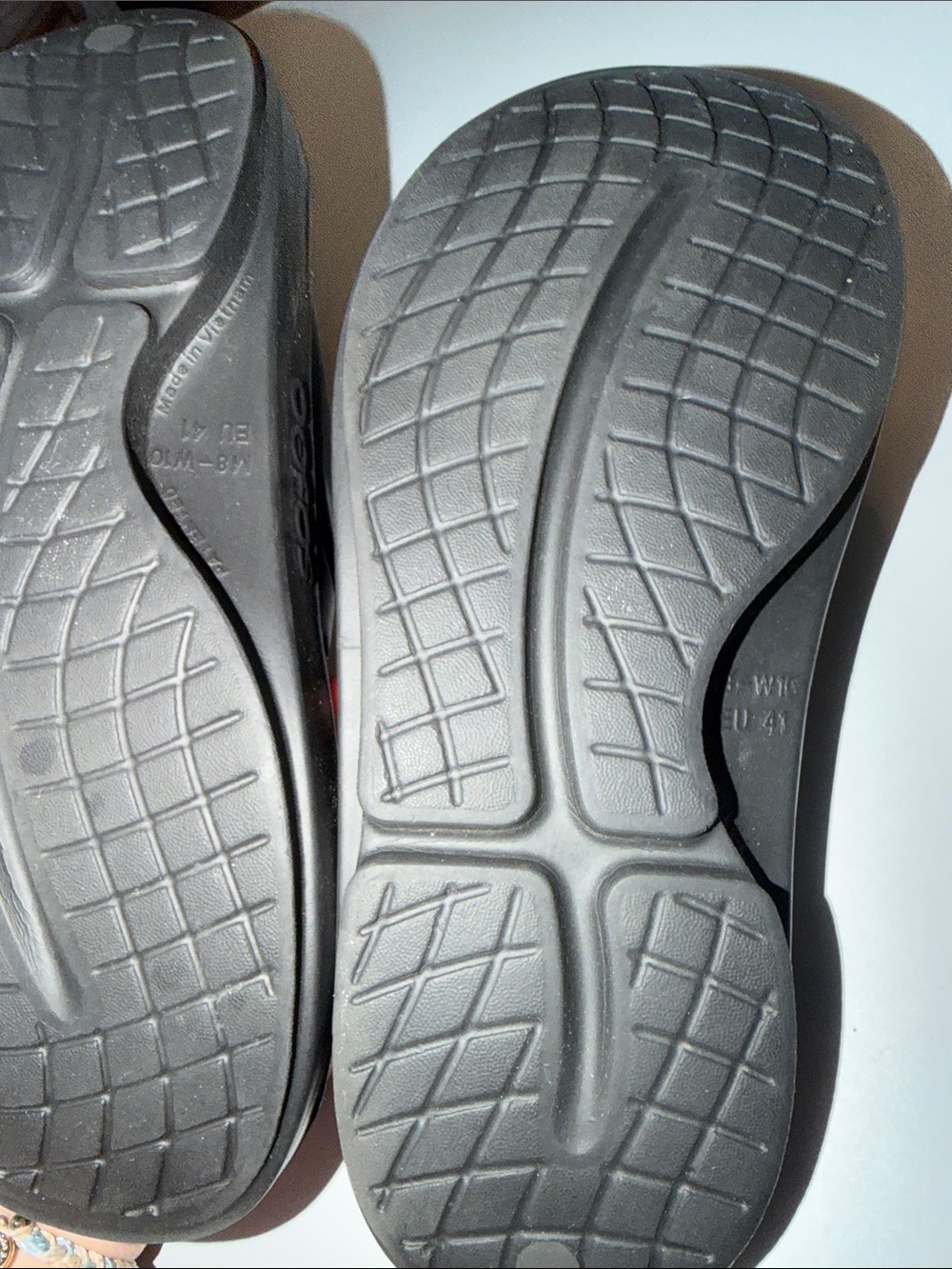 OOFOS sandals - Picture 3 of 3